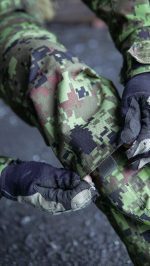 erivormi-püksid-eesti-digilaik-enar-detailid5