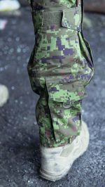 erivormi-püksid-eesti-digilaik-enar-detailid6