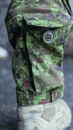 erivormi-püksid-eesti-digilaik-enar-detailid8